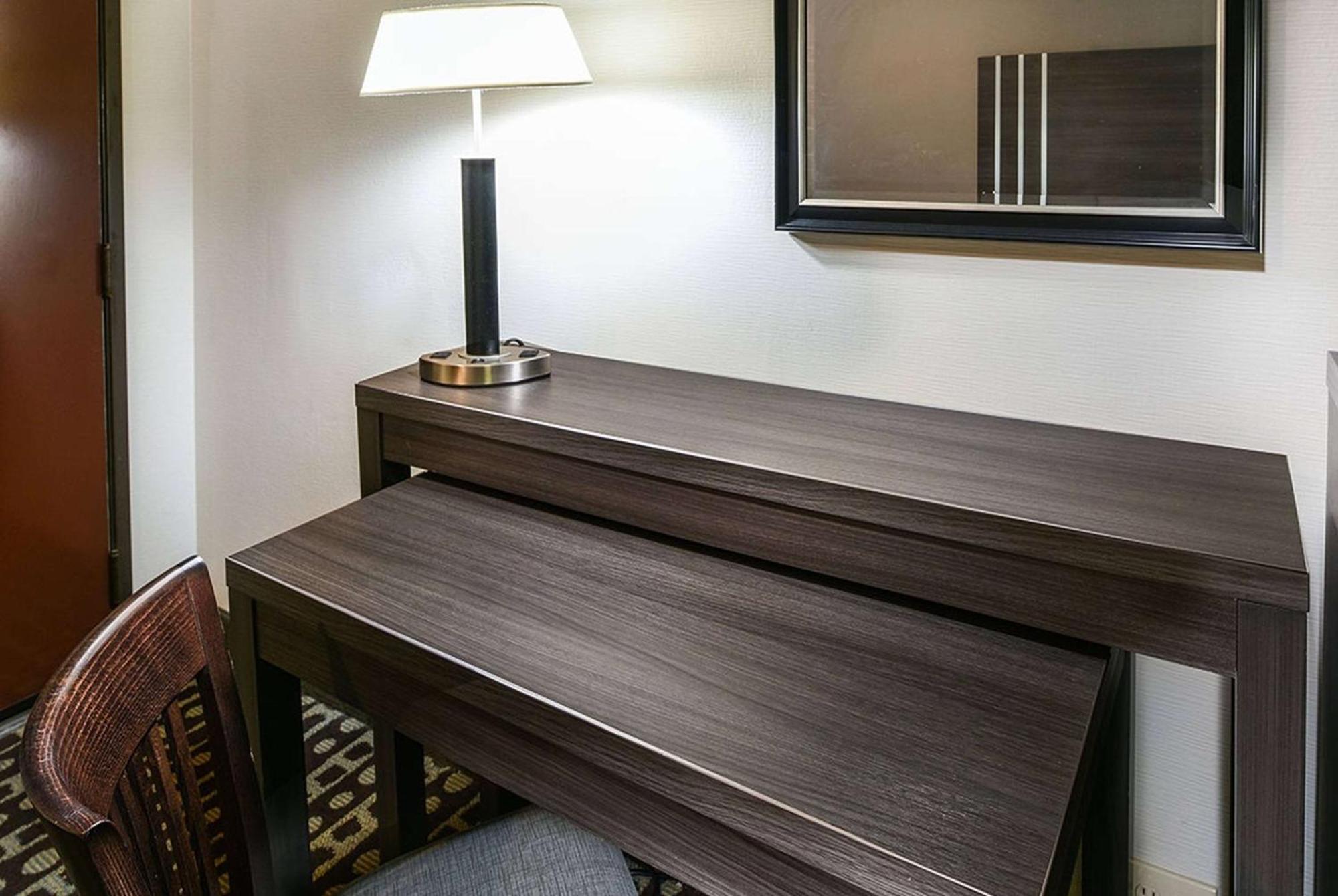 Travelodge By Wyndham Commerce Los Angeles Area Екстериор снимка