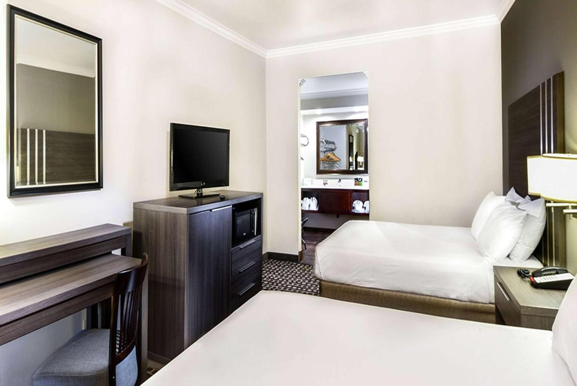 Travelodge By Wyndham Commerce Los Angeles Area Екстериор снимка